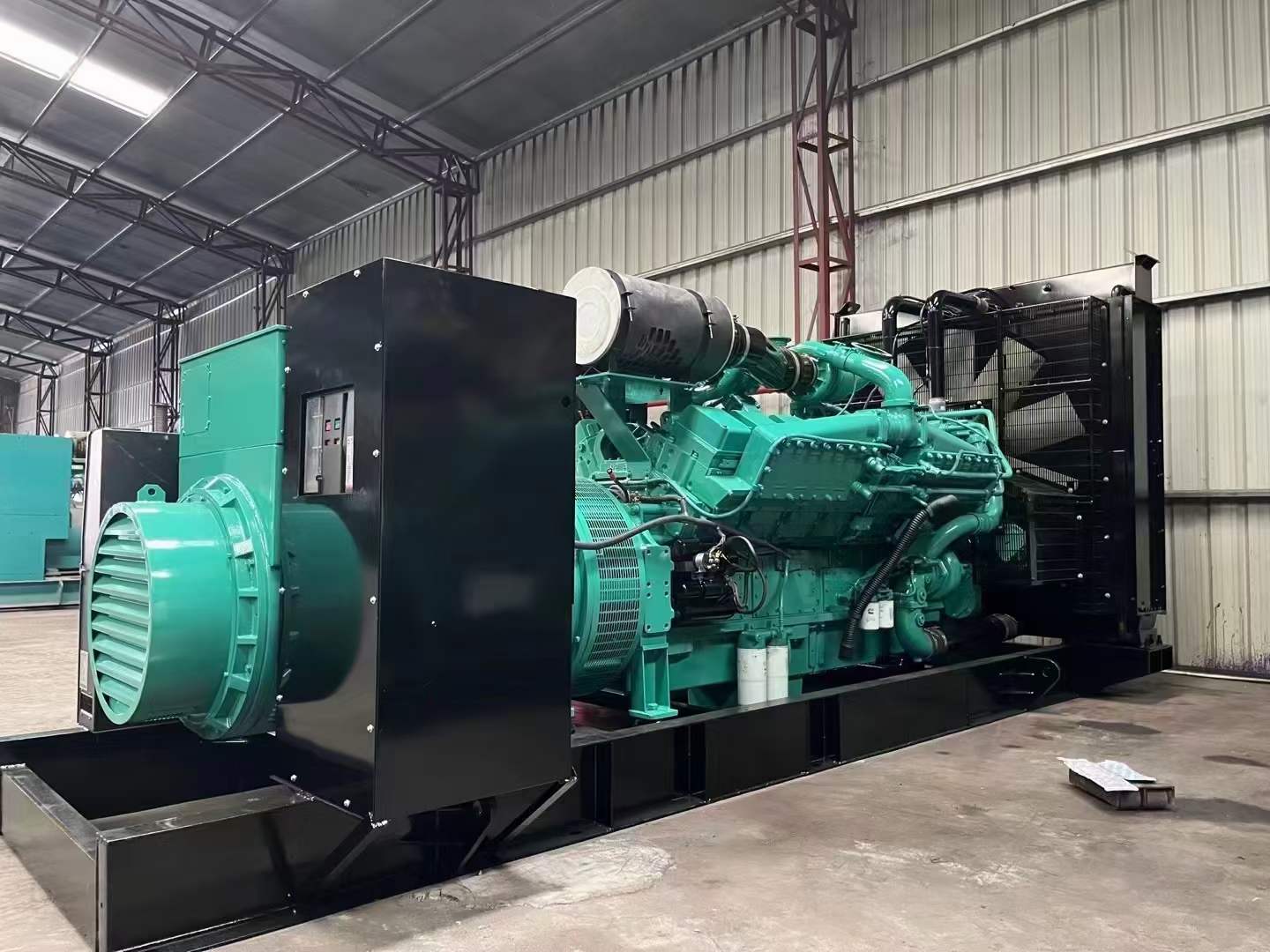 铁门关如何降低 800kW 柴油发电机输出电流的波动？